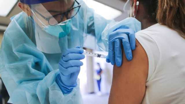 미 CDC, 코로나 개량 백신 승인…모든 연령대 접종 권고 