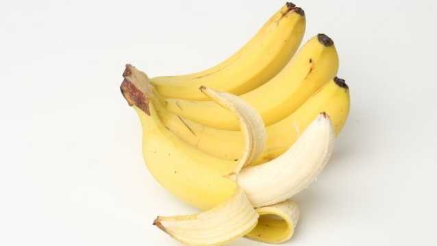  “혈압 낮추려면 저염식보다 바나나 섭취가 효과적”