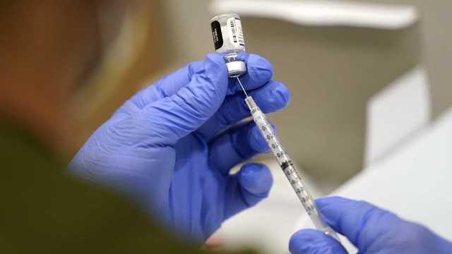 "다음달부터 개량형 코로나19 백신 부스터샷 접종 전망”
