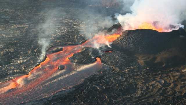 38년 만에 폭발 세계 최대 하와이 활화산, 60ｍ 용암분수 뿜어